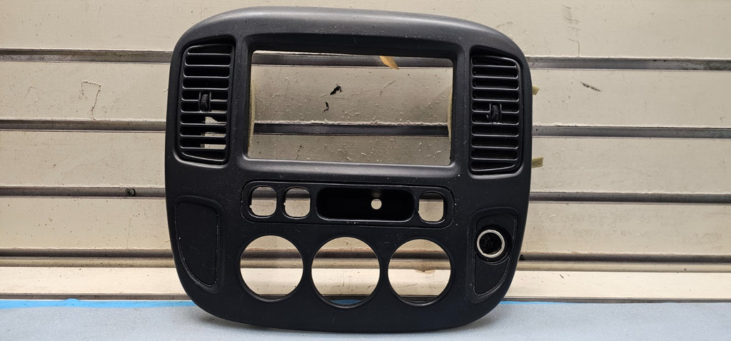 🔥01-07 FORD ESCAPE CENTER DASH RADIO A/C CLIMATE TRIM BEZEL BLACK OEM