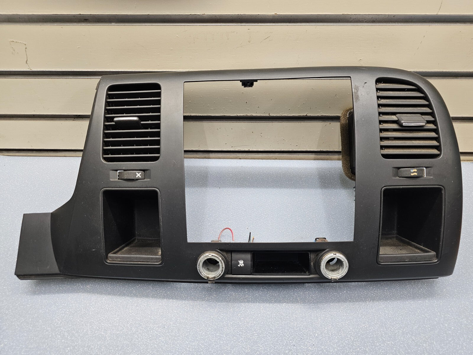 🔥07-14 Silverado SIERRA Center Dash Radio Bezel AC Climate Trim 2 Vent BLACK B6