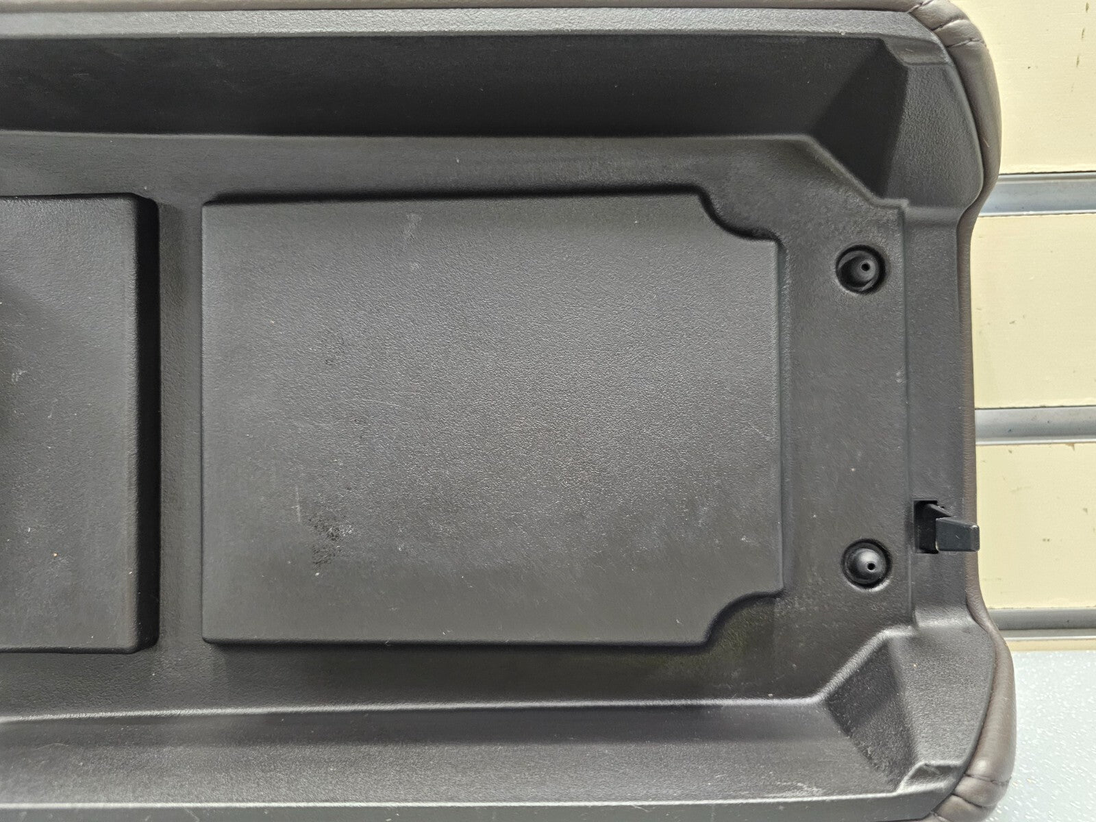 07-17 TRAVERSE ACADIA Enclave Leather Armrest Center Console Lid Assembly BLACK