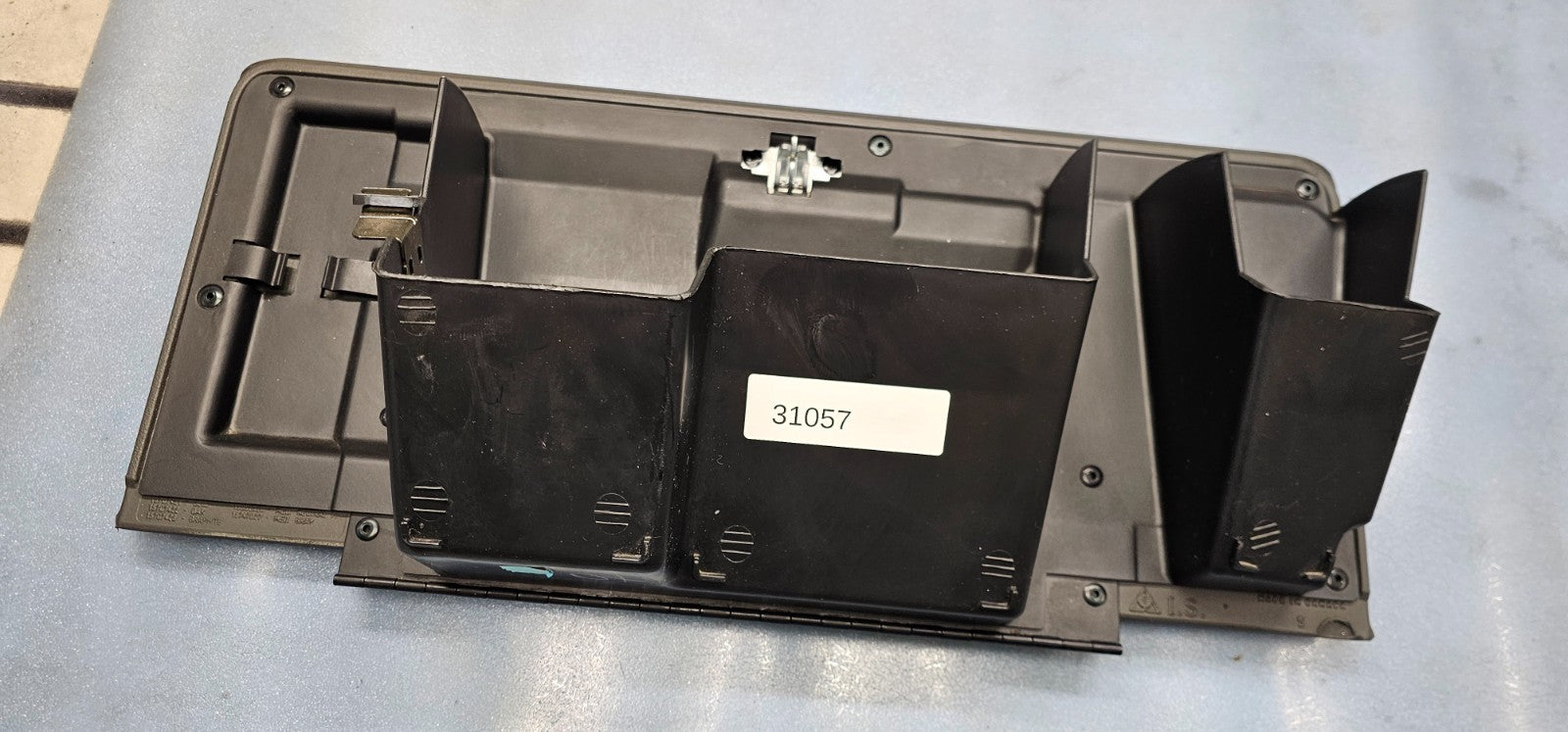 🔥99-06 SILVERADO SIERRA Dash GLOVE BOX Storage Compartment Assembly DK GRAY G3