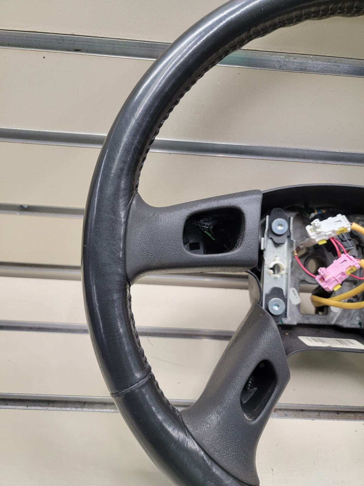 🔥03-06 SILVERADO SIERRA YUKON TAHOE SUBURBAN STEERING WHEEL LEATHER BLACK