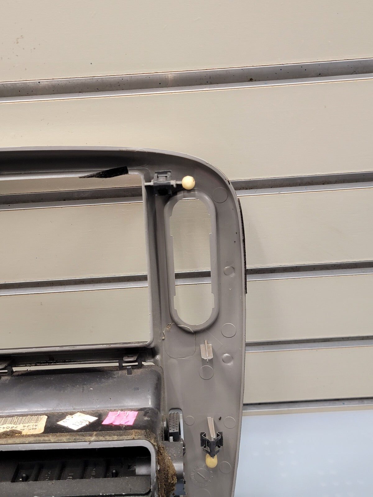 02-05 FORD EXPLORER RADIO AUDIO CLIMATE TEMPERATURE CONTROL BEZEL TRIM silver