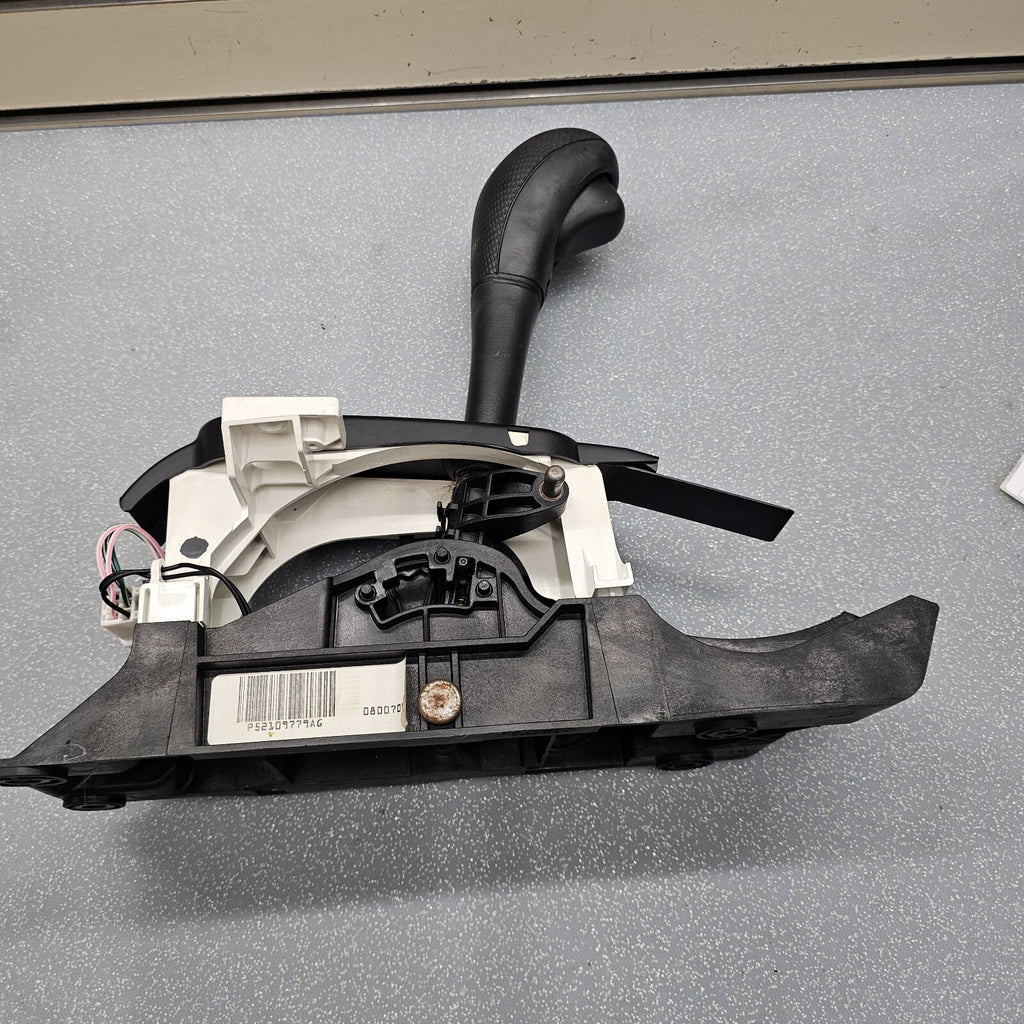 🔥06-07 Jeep Liberty Automatic Trans Floor Gear Shift Shifter Lever Assembly OEM