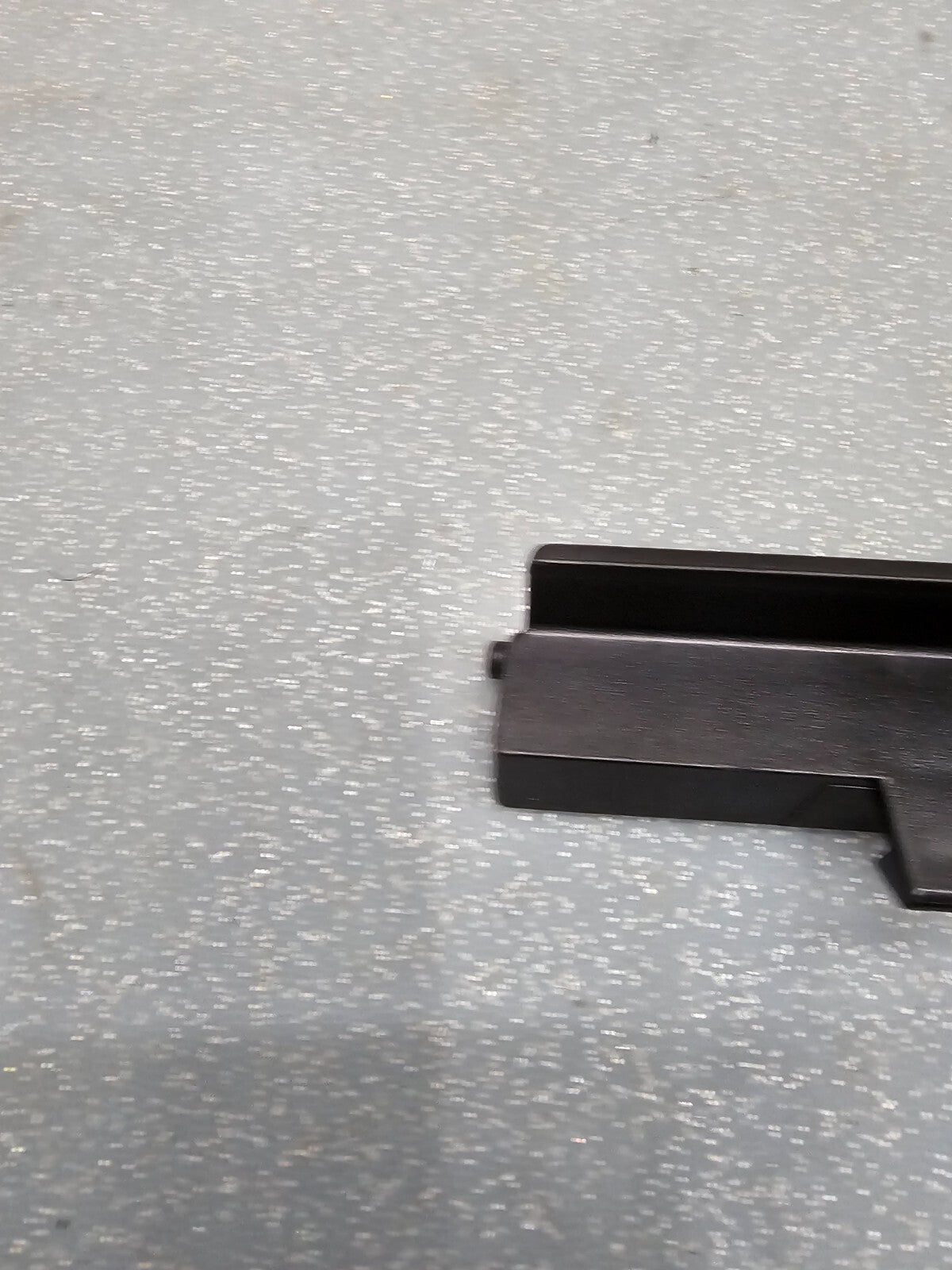 🔥07-13 Chevy Silverado Sierra Center floor Console lower compartment Lid latch