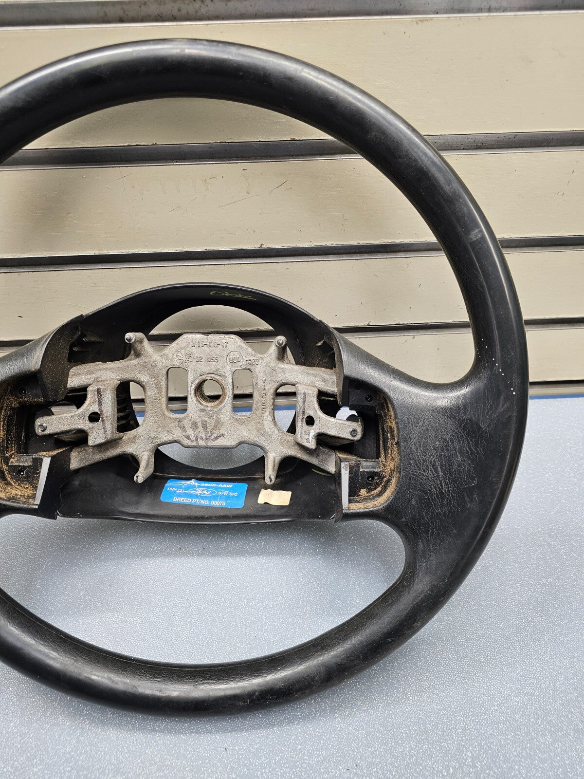 99-07 FORD F250 F350 SUPER DUTY Left Driver Steering Wheel Leather Column Black