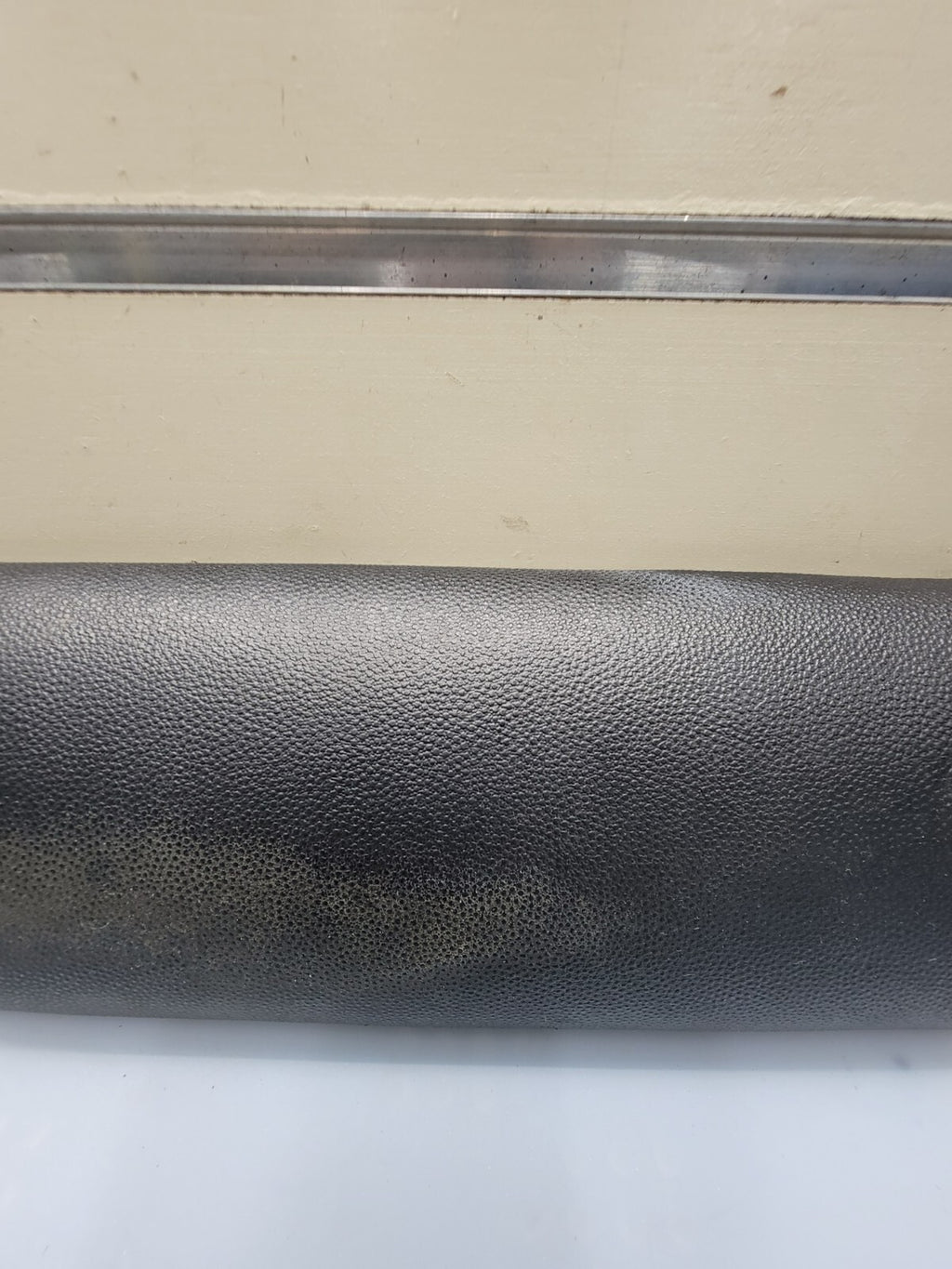 🔥2008-2011 FORD FIESTA Boomerang Center Console Lid Arm Rest BLACK