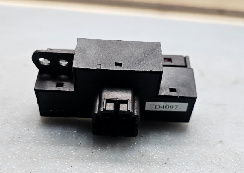 🔥05-10 Chrysler 300 Grand Caravan Hazard Warning Light Control Switch Black OEM