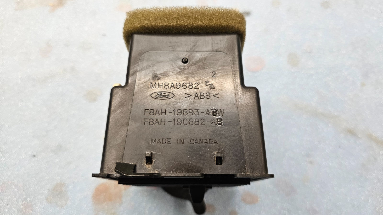 98-11 Grand Marquis Crown Victoria Dash Right Passenger AC Heater Air Vent Black