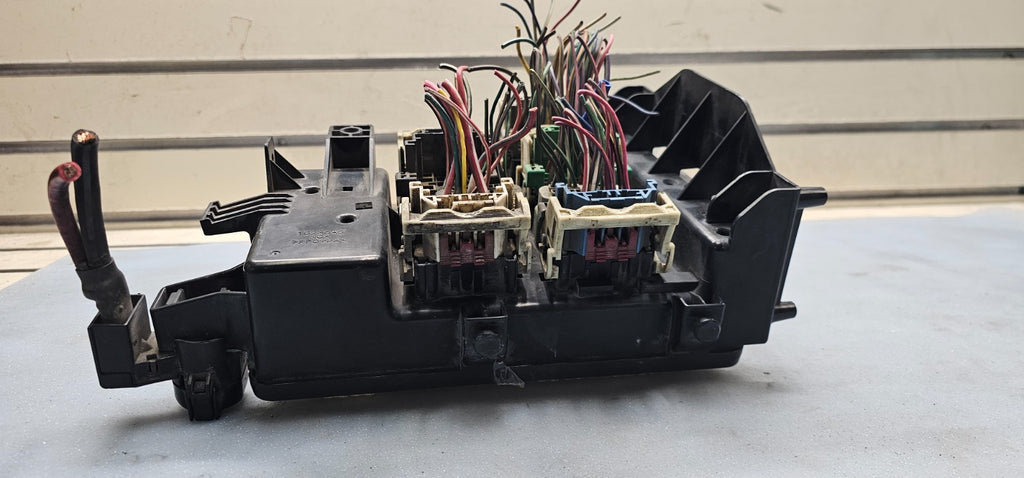 🔥02-05 DODGE RAM Integrated Power Engine TIPM Fuse Box Junction Distribution
