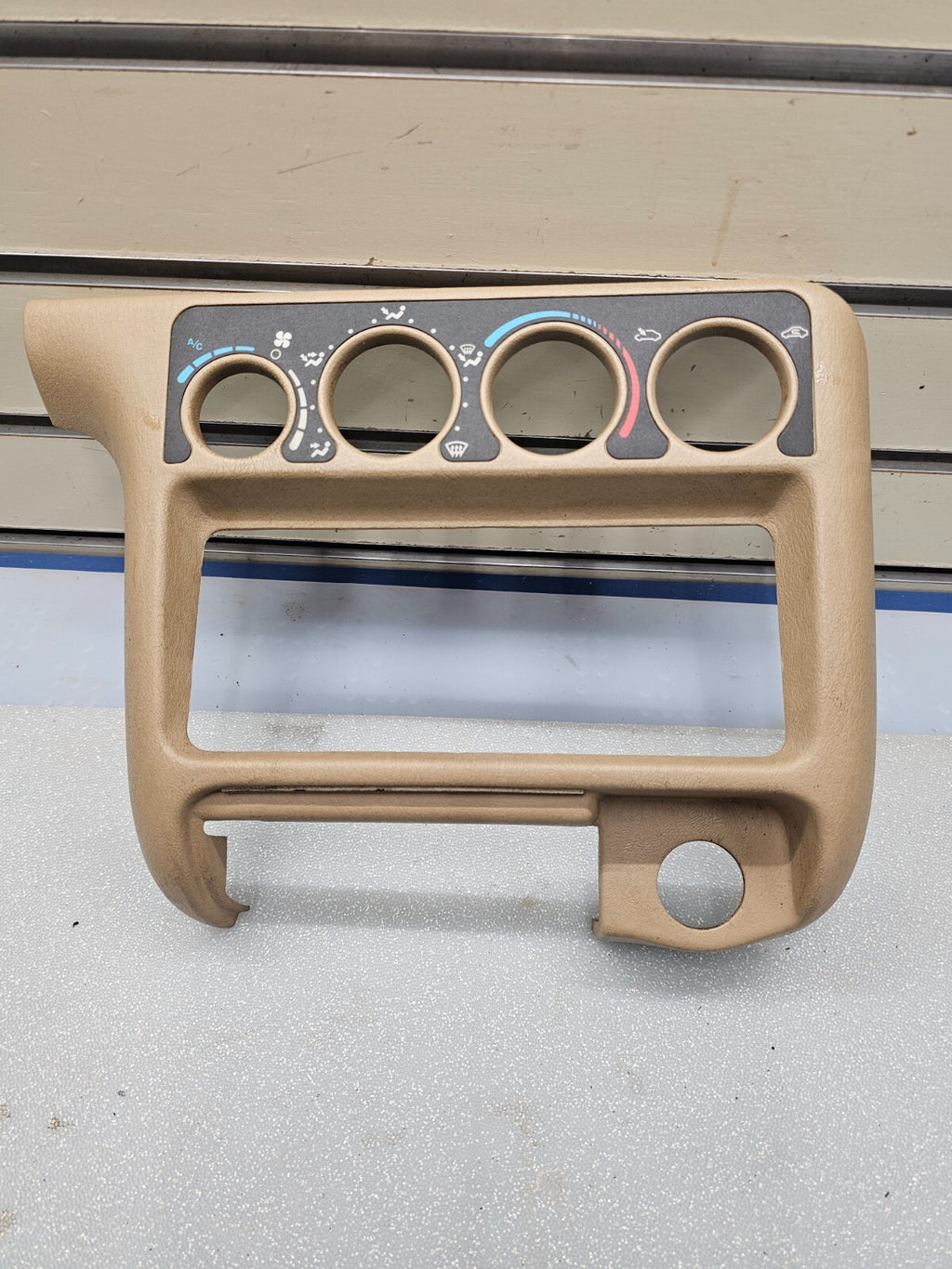 🔥1995 - 1998  DODGE NEON CLIMATE CONTROL RADIO DASH BEZEL DARK TAN
