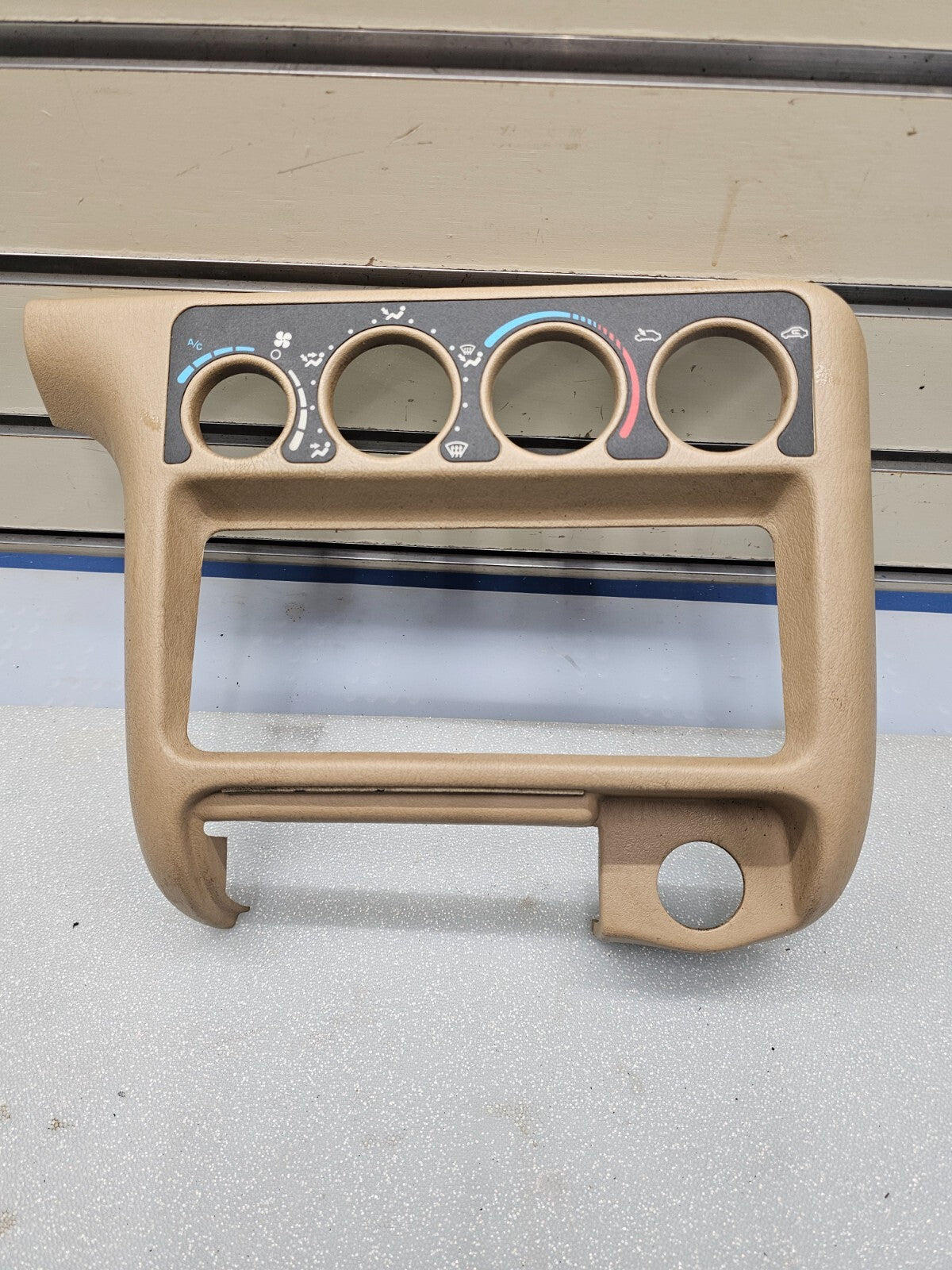 🔥1995 - 1998  DODGE NEON CLIMATE CONTROL RADIO DASH BEZEL DARK TAN