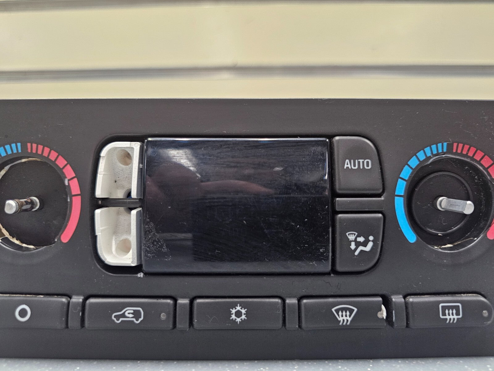 03-06 Silverado Sierra Dash Climate Heater Temperature Control Air Conditioning