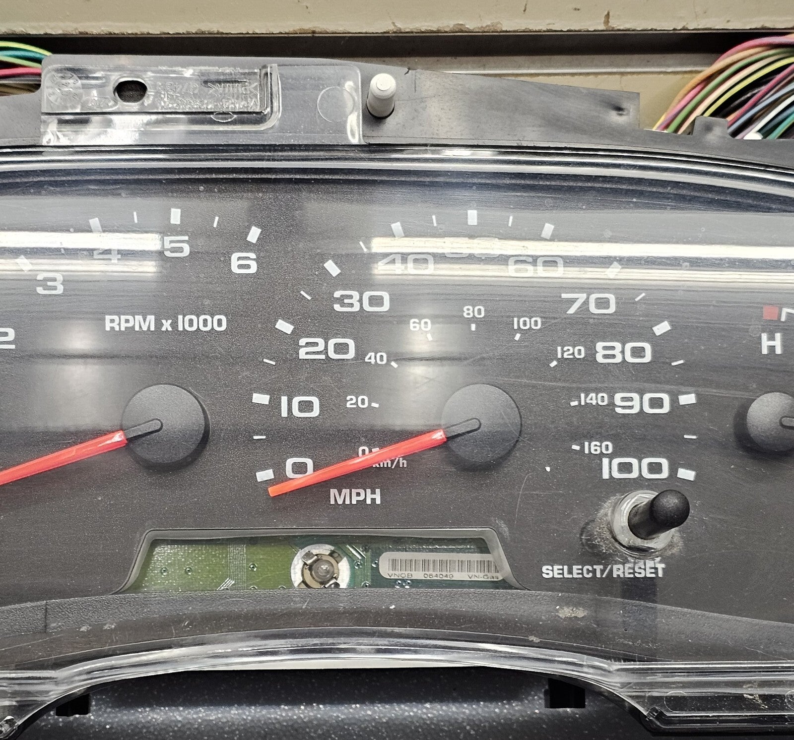 04-08 Ford E Series E150 E250 Dash Instrument Cluster Speedometer Tachometer OEM