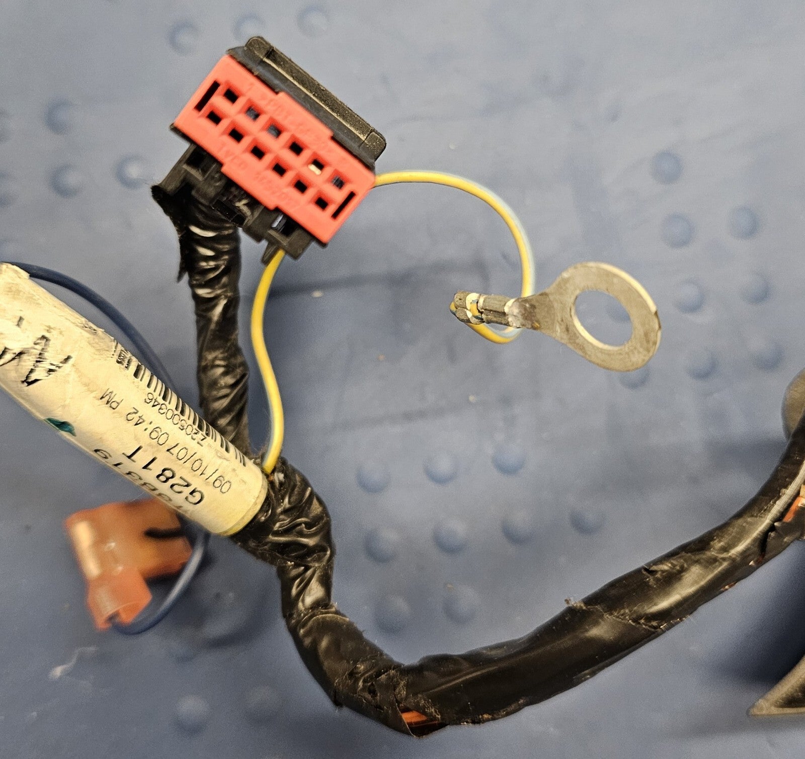 05-11 CROWN VICTORIA GRAND MARQUIS STEERING COLUMN WHEEL CRUISE SWITCH ASSEMBLY