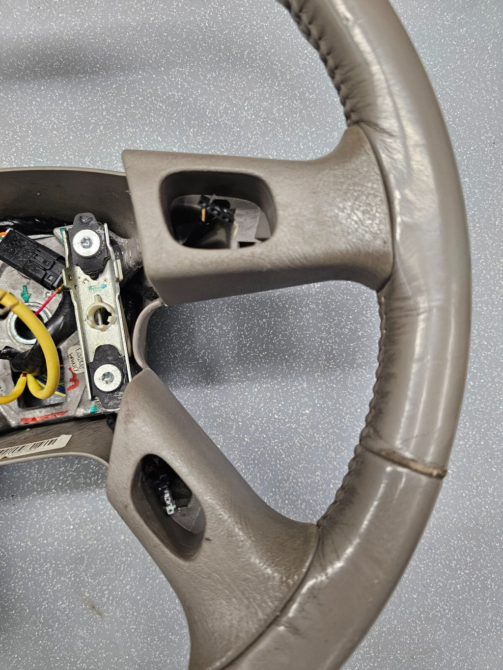 03-06 Chevy Tahoe Suburban GMC Yukon CADILLAC Escalade Steering Wheel Column TAN
