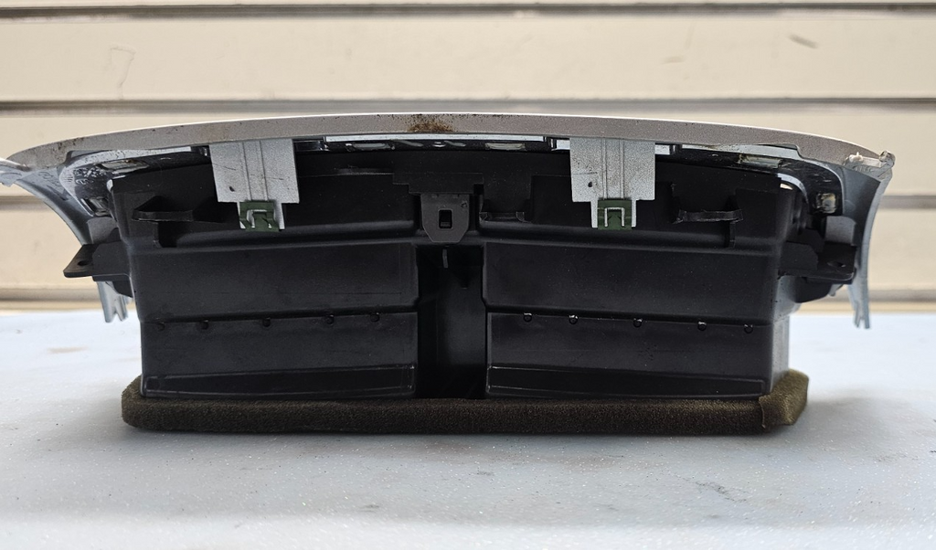 🔥08-12 Chevy MALIBU Dash A/C Heater AIR VENT Front Center Bezel Trim Silver