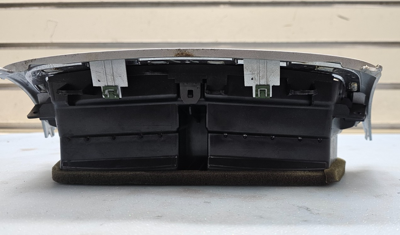 🔥08-12 Chevy MALIBU Dash A/C Heater AIR VENT Front Center Bezel Trim Silver