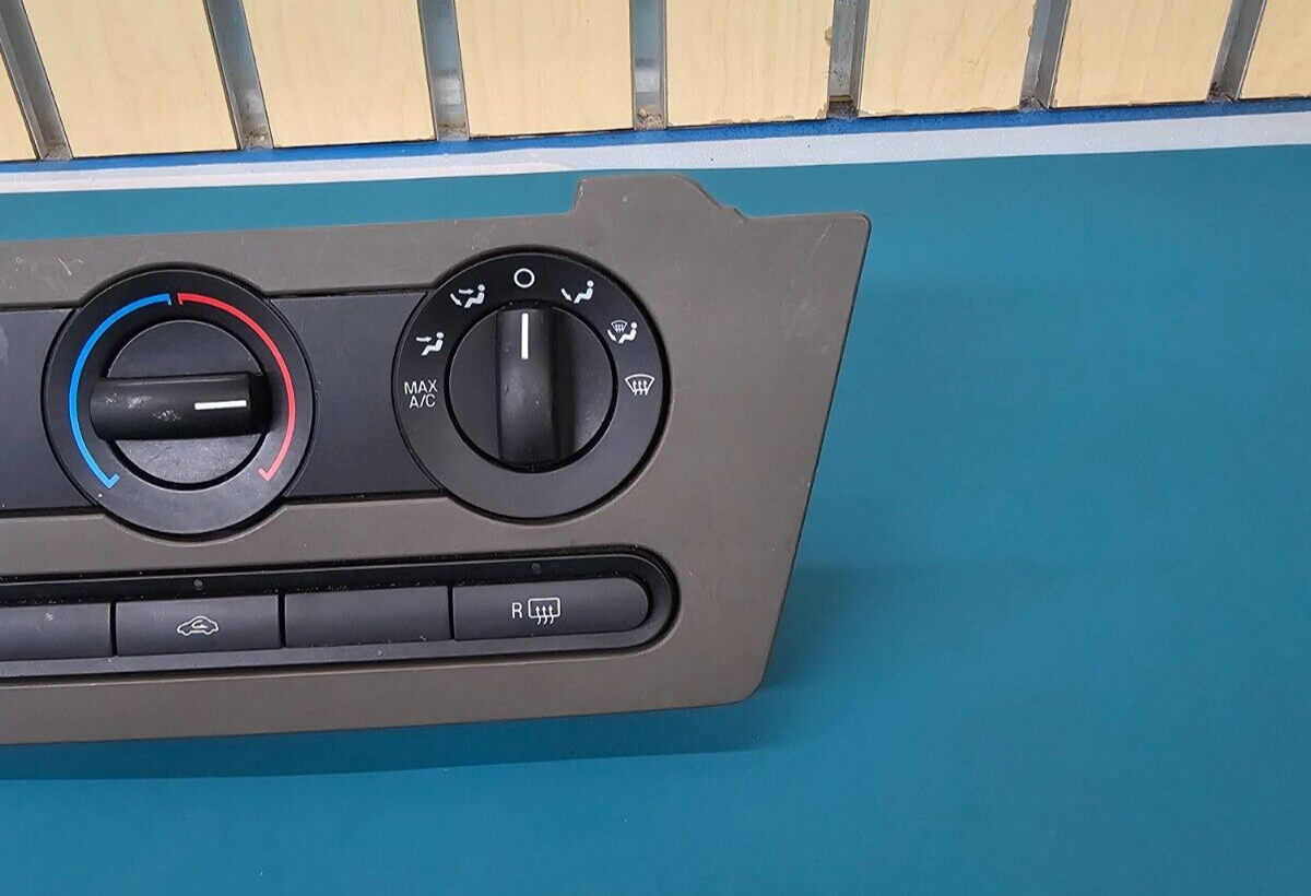 06-09 Ford Fusion Dash AC Heater Temperature Climate Control Air Conditioner OEM