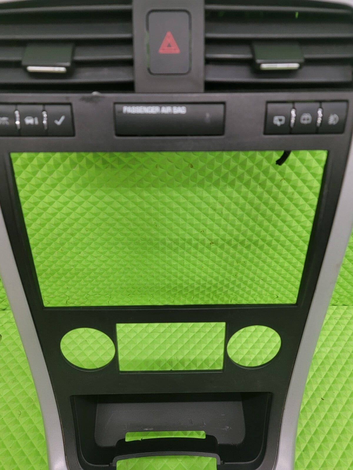 07-09 Equinox Center Dash Radio Climate Stereo Bezel Trim Panel SILVER/BLACK B43
