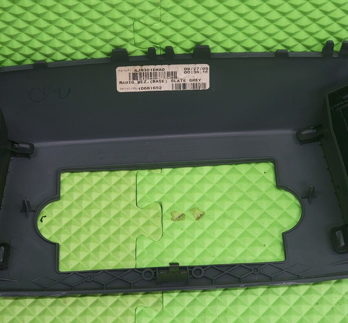 🔥05-07 Jeep Grand Cherokee Radio Dash Bezel Trim Surround Vent SLATE GRAY B30