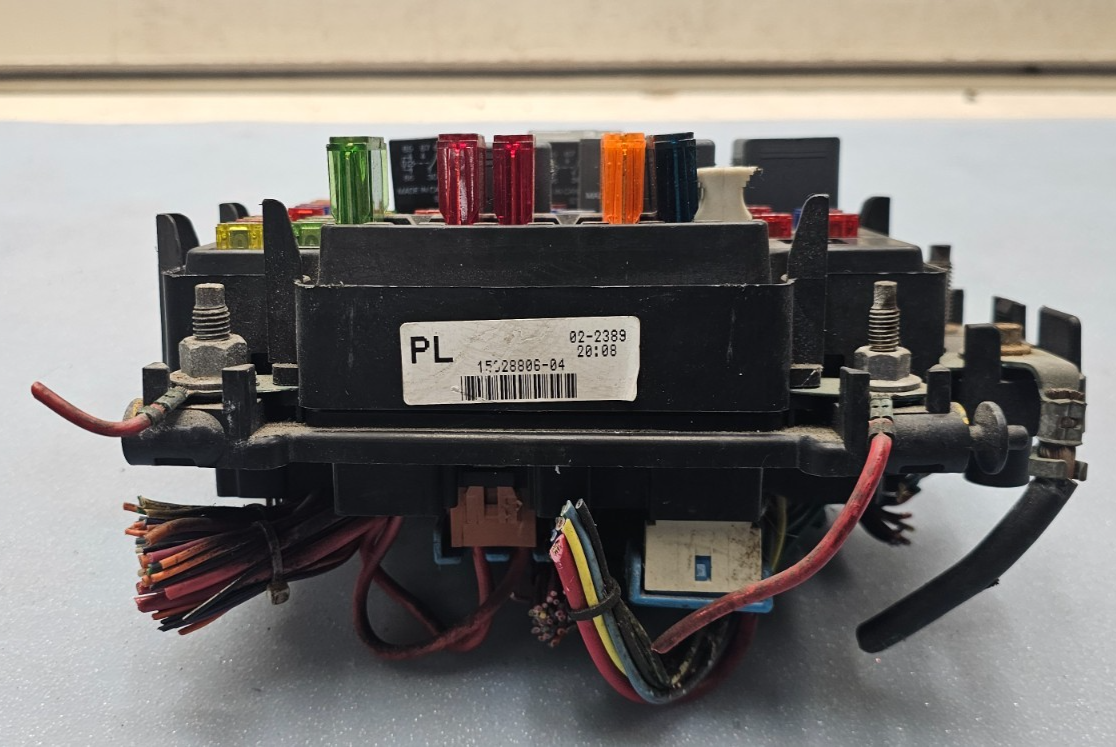 🔥99-02 Silverado Sierra Fuse Box Relay Junction Engine Integrated Power Module