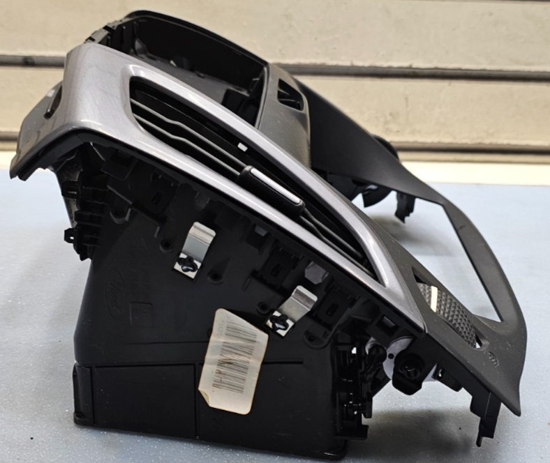 🔥12-14 FORD FOCUS CENTER DASH RADIO DISPLAY PANEL SURROUND BEZEL TRIM BLACK OEM