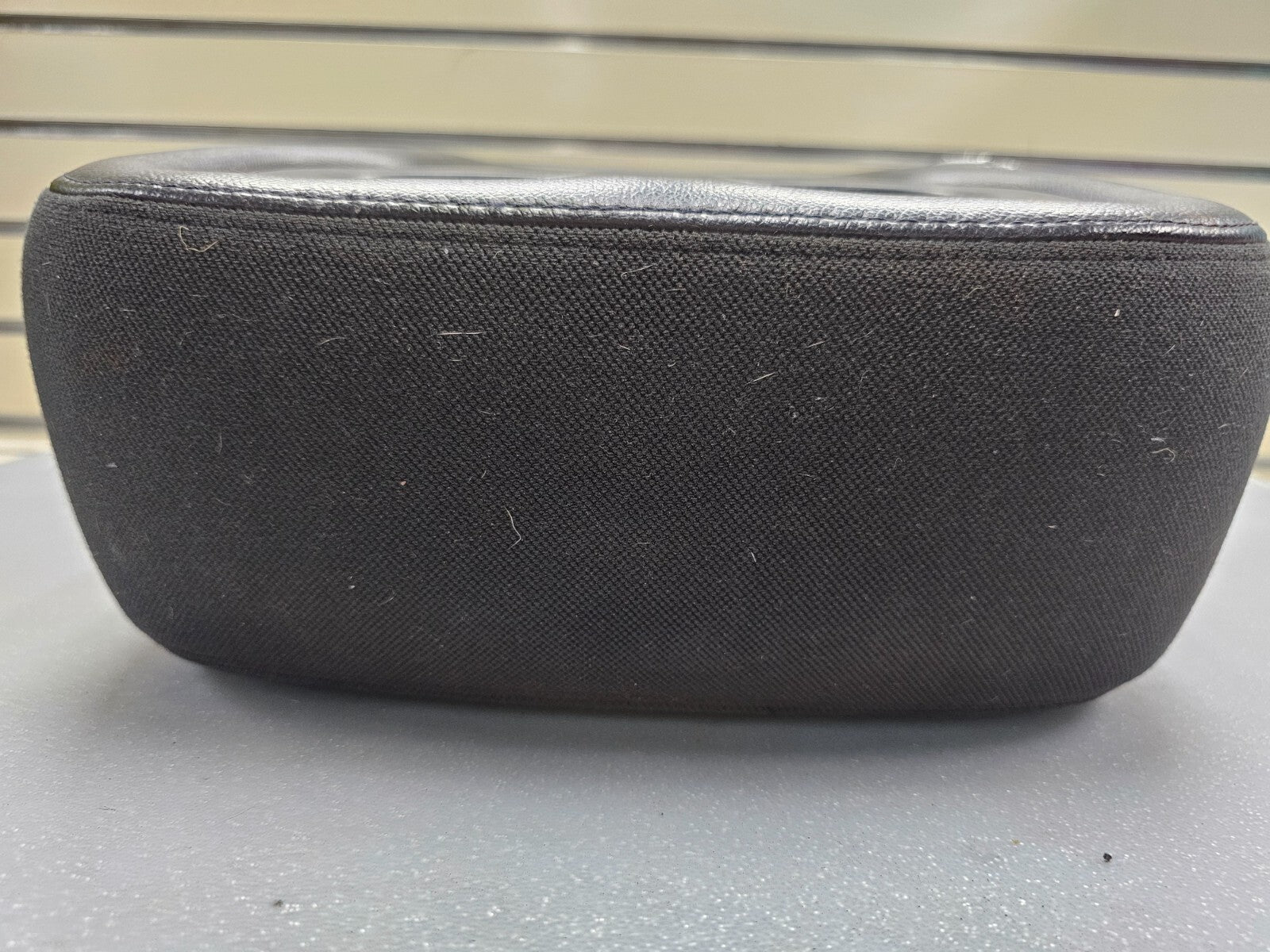 07-13 SILVERADO SIERRA Center Console JUMP SEAT ARM REST Leather/Cloth Black JS5