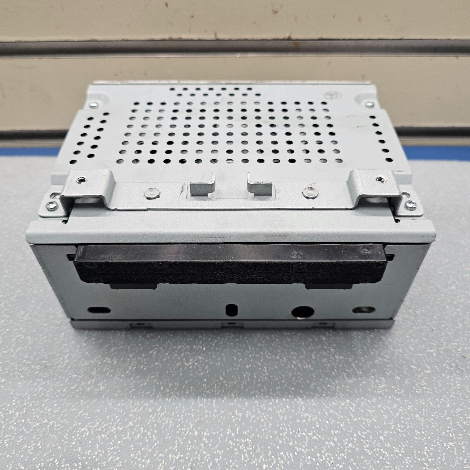 2011-2013 Ford Fiesta AM FM HD Single CD PLAYER SATELITE MP3 Radio Receiver OEM