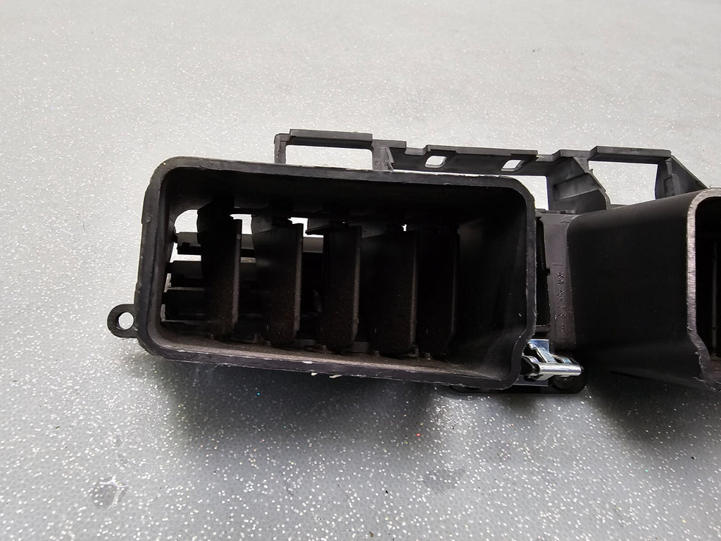 🔥05-06 Chevrolet Equinox Pontiac Torrent Front Dash Hazard AC Air Vent Grill