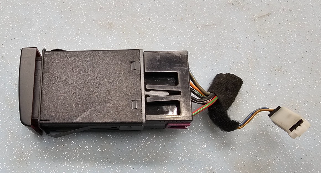 🔥98-10 Volkswagen VW Beetle Emergency Warning Hazard SWITCH ASSEMBLY BLACK
