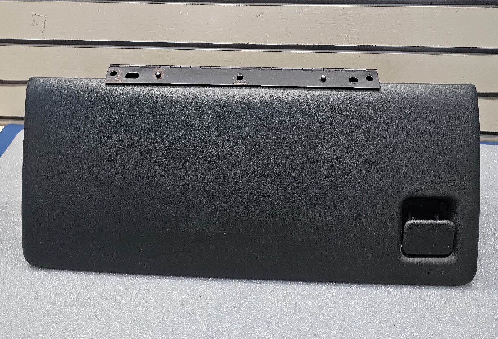 🔥99-06 SILVERADO SIERRA Dash GLOVE BOX Storage Compartment Assembly GRAPHITE G3