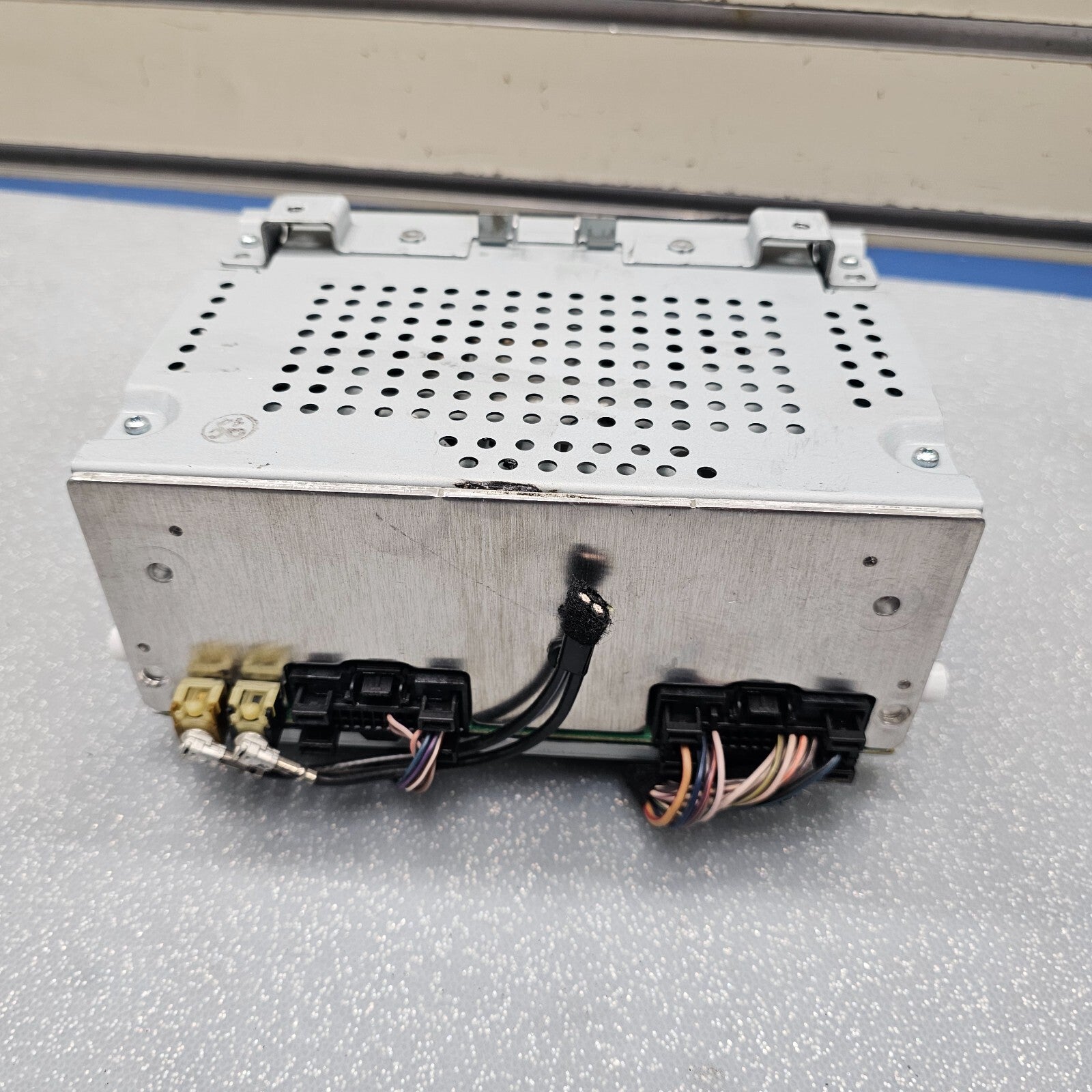2011-2013 Ford Fiesta AM FM HD Single CD PLAYER SATELITE MP3 Radio Receiver OEM