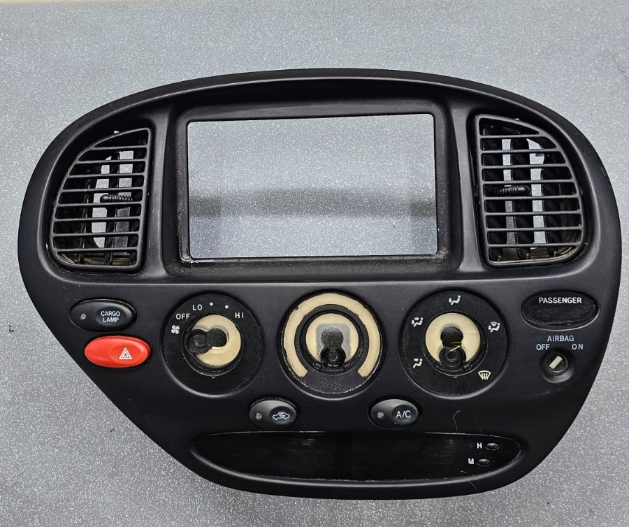 🔥00-06 Tundra Dash Center AM FM Radio Audio Stereo Display Climate Bezel Black