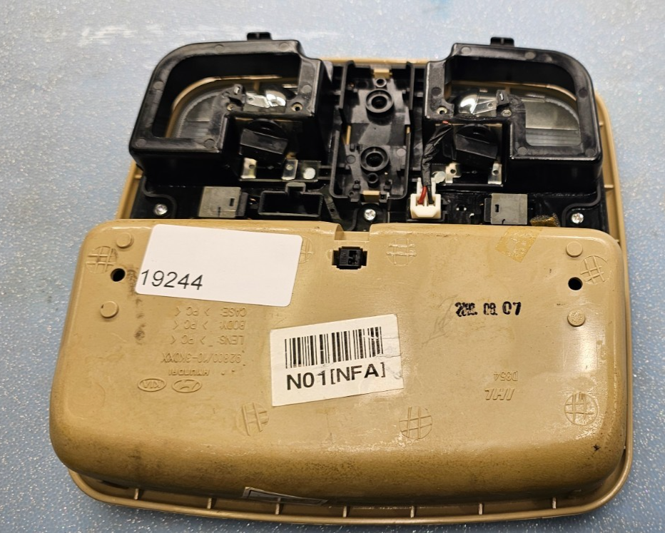 06-10 Hyundai Sonata Overhead Console Dome Map Light Lamp Storage Assembly TAN