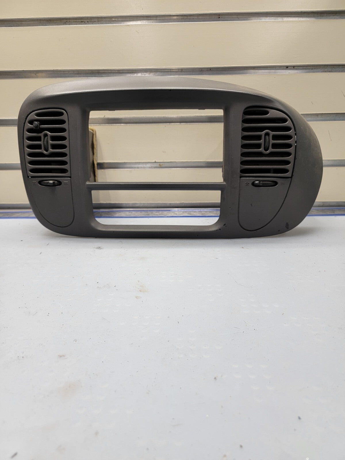 🔥97-03 Ford F150 Center Dash Radio Climate Trim BEZEL Panel AIRBG Line GRAY