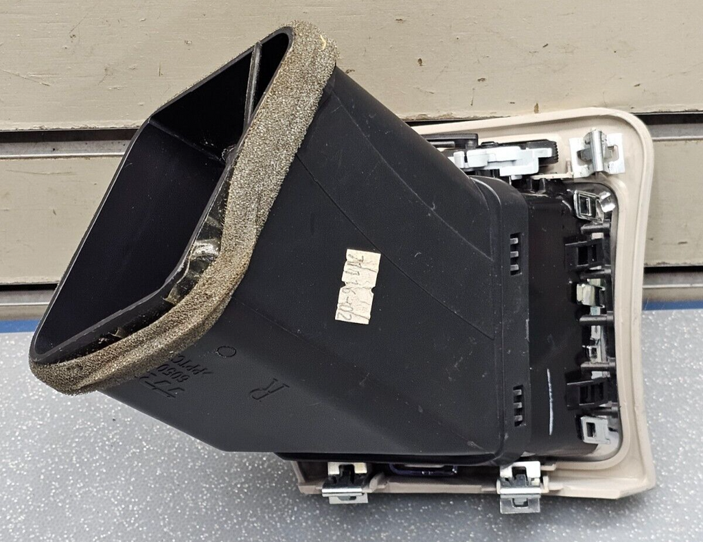 08-14 Cadillac CTS Dash Right Passenger Air Vent Heater Conditioning LT Tan VT35