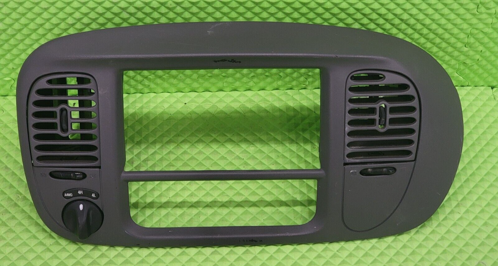 97-03Ford F150 Center Dash Radio Climate BEZEL Trim Panel A4WD 4H 4L Line GrayB1