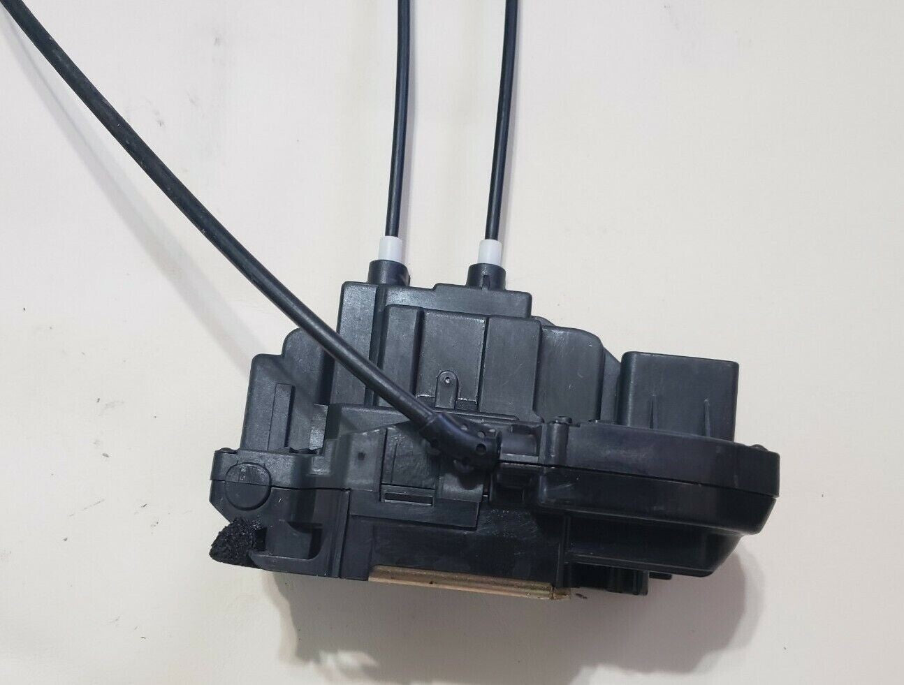 05-08 NISSAN Armada RIGHT FRONT Door Lock & Remote Control Actuator Assembly OEM