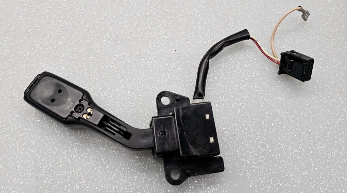 🔥03-08 Toyota Corolla Matrix Vibe Steering Wheel Cruise control Switch Assembly