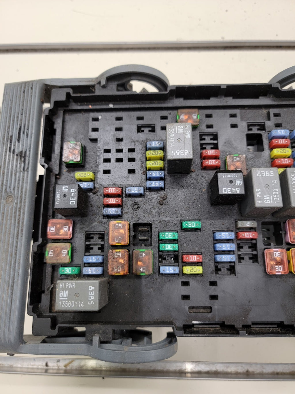 🔥 2007-2009 Tahoe Suburban Yukon Fuse Box Module A215 gray grey