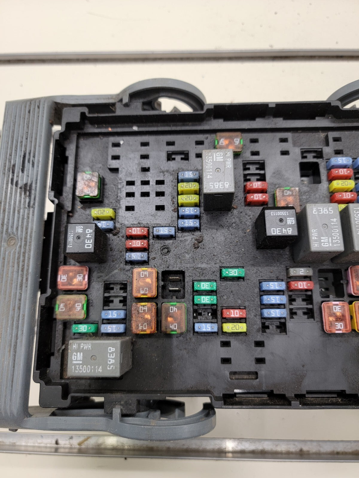 🔥 2007-2009 Tahoe Suburban Yukon Fuse Box Module A215 gray grey