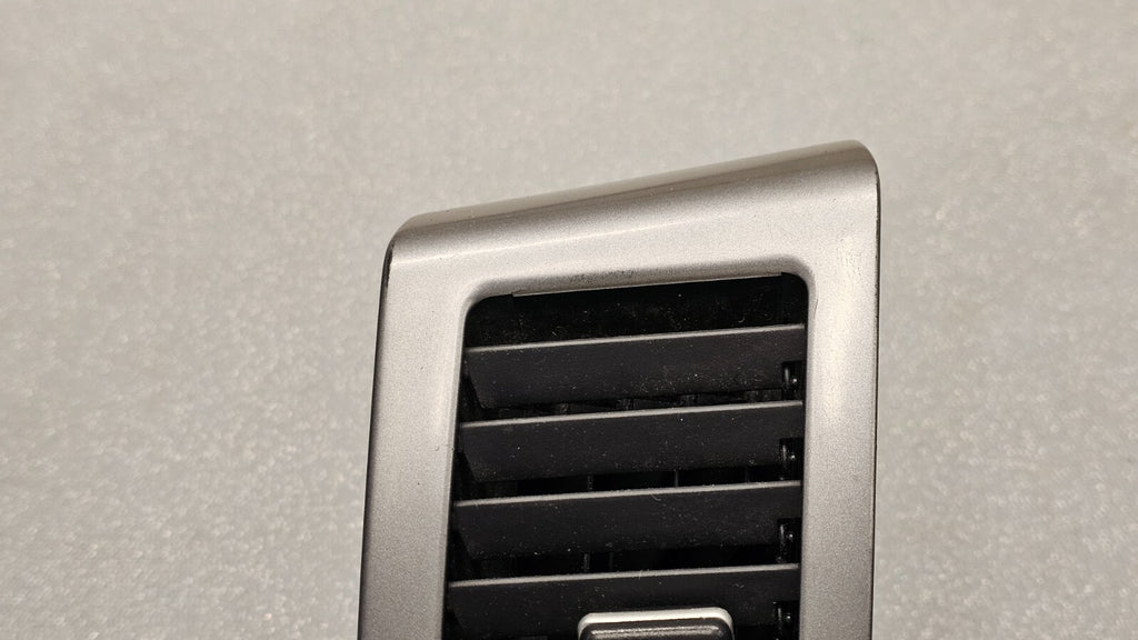 07-10 Mitsubishi Outlander Dash Right Passenger Air Vent A/C Heater Panel Silver
