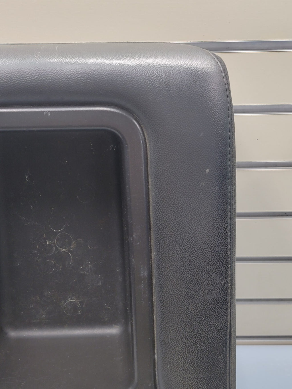 07-13 SILVERADO SIERRA Center JUMP SEAT Armrest 2 CUP Holder BLACK CH40 JS5