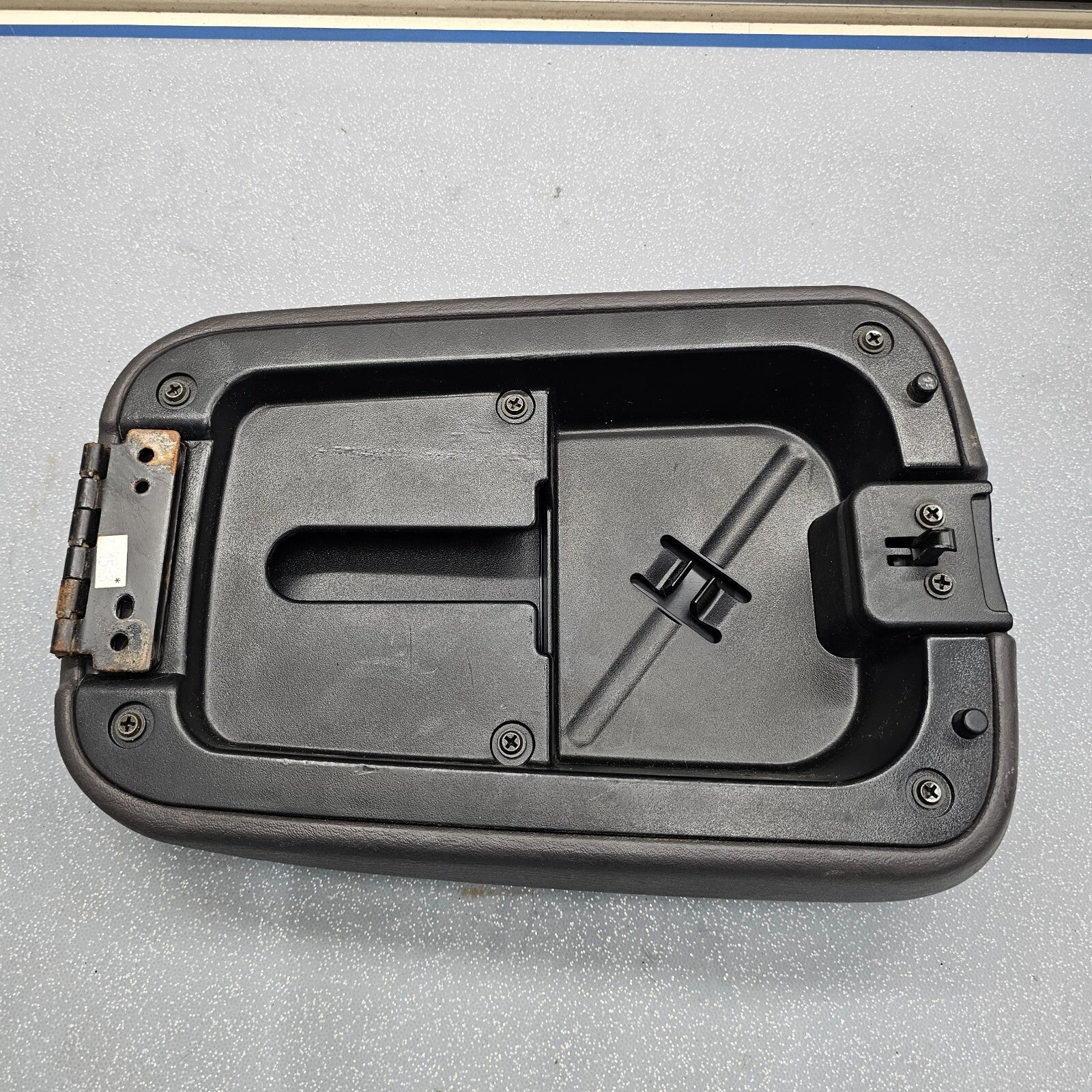 🔥99-04 Grand Cherokee Armrest Center Console Lid Top Pad Cover Assembly Black
