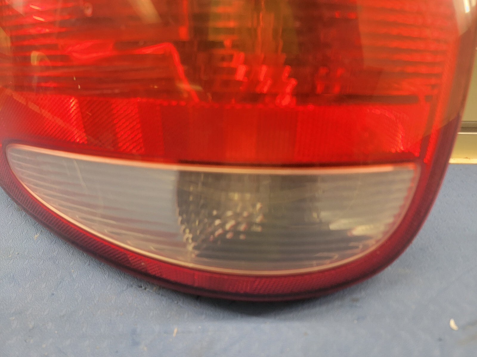 🔥2004-2007 Dodge Caravan RIGHT Tail Light Fits  OEM