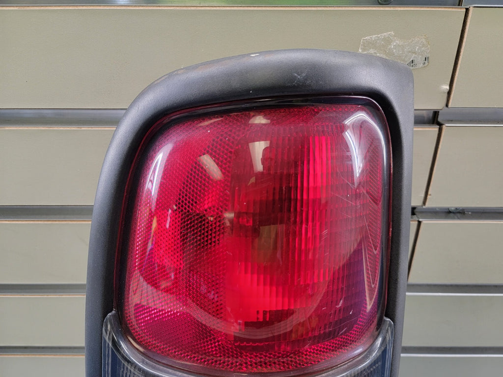 🔥1994-2002 Dodge Ram 1500 Driver Left taillight tail light