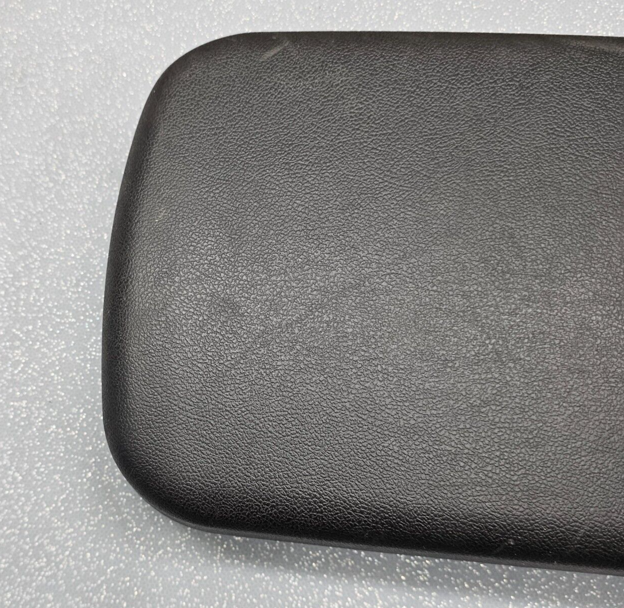 🔥05-10 Pontiac G6 Front Center Console Lid Arm Rest Top Pad Leather Black OEM