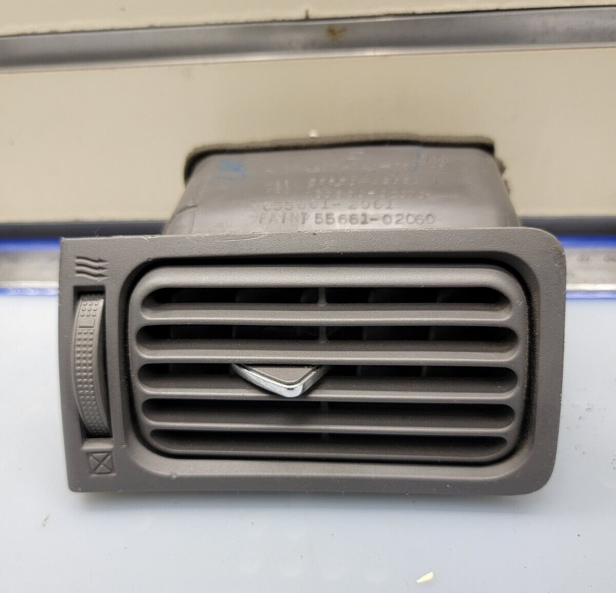 🔥2003-2008 TOYOTA COROLLA FRONT DASH A/C Center Left Driver Air Vent Gray OEM