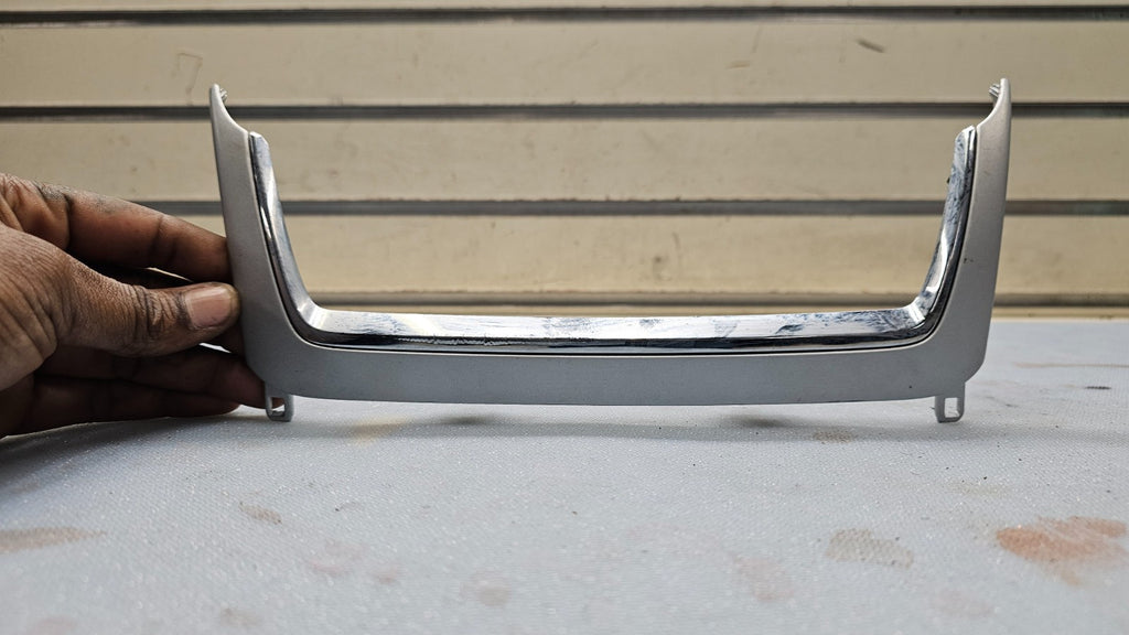 🔥08-12 Chevy MALIBU Center Dash Radio Bezel Panel UPPER A/C Vent Trim SILVER B8