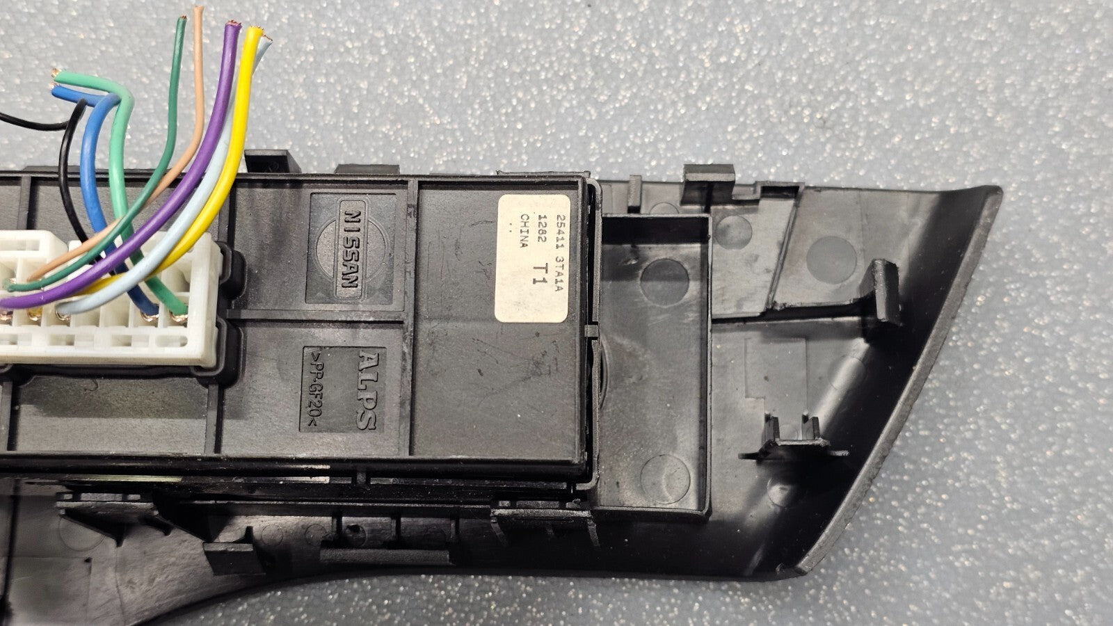 13-16 Altima Right Passenger Power Door Window Control Switch Assembly Black